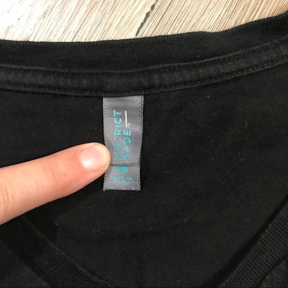 Charlie Brown Black with White V-Neck T-Shirt - Picture 3 of 4